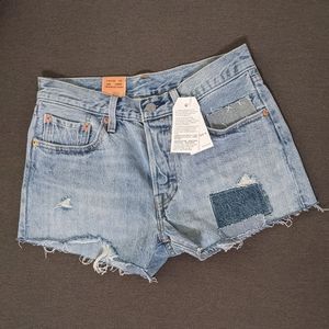 New! LEVIS 501 Light Wash Patchwork Raw Hem Distressed Patch Shorts Size 26